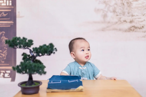 朝阳宝宝喊肚子疼怎么回事